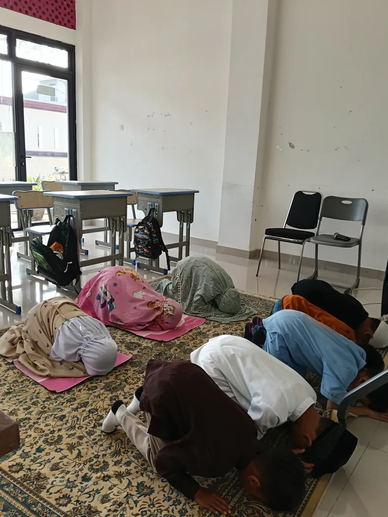 Penutupan MPLS Hari ke-5 SDIT Ruby Cendekia Madani: Senam Ceria, Outbound Mini & Pengukuhan Santri Juara